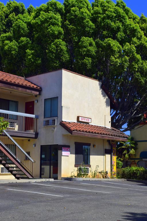 Pasadena Lodge 2*